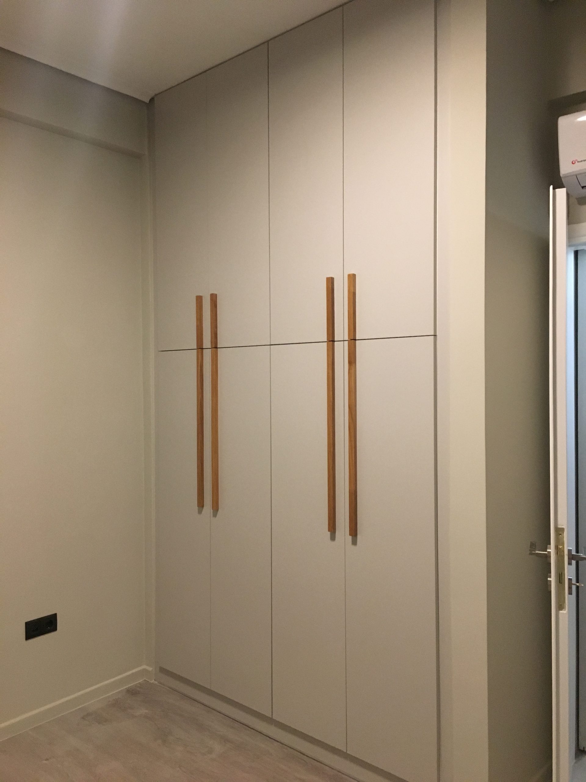 Domogroup_Closet_Grey_3_Line_Kythnos